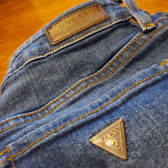 SOLD-Guess Jeans - Picture 7 of 8